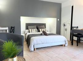Le Petit Cocon - Lumineux & Confortable, hotel din Cerizay