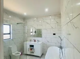 Private entrance room behind out of Africa