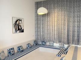 Sun & moon, hotel em Būbādī