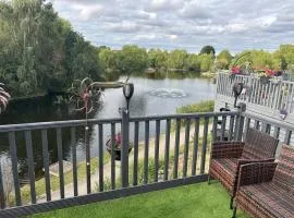 77 Willows, 7 lakes country Park