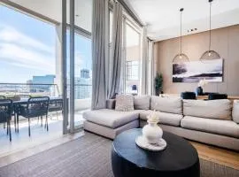 Harbours Edge - Stylish 3Bedroom Penthouse with Hot Tub, Fireplace & Mountain Views