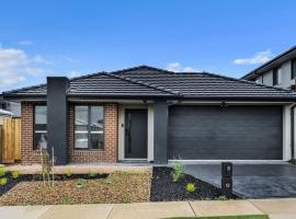 IK homes, hotel di Clyde North