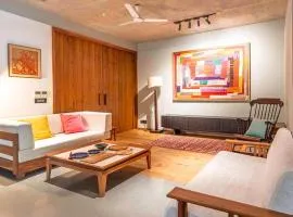 Gulmohar527 3BHK Service Apartment Defence Colony