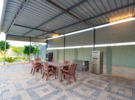 The Hill's Stay Villa By DanCenter | 3BHK | Pvt Pool | Kishangarh, hotel in Kishangarh