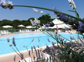 Il Borgo Centro Vacanze, resort in Guardistallo