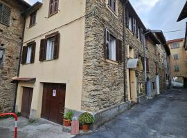 Il Girasole - Casa in pietra nel borgo di Ottano, hotel di Pornassio