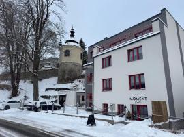 Riverside Luxury Apartments & Café - Exclusive holiday house with river view, hotel in Železný Brod