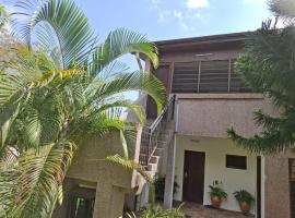 Ayoo's place, hotel en Trofwi