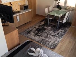 Apartmán Eliška v Karolince, hotel a Karolinka