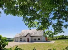 The Lake House, Cong