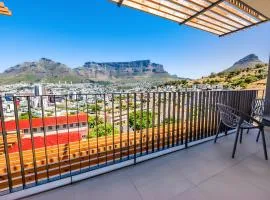 Duplex Penthouse with 3 Balcony's I Table Mountain Panoramic Views