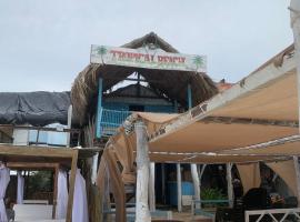 Tropical Beach, hotel i Playa Blanca