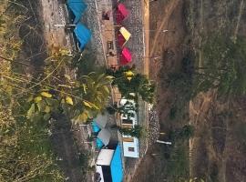 Kinara Camping, hótel í Kailāna