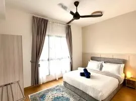 Urban Hideaway Splash Mania