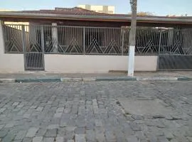 Aconchego de mae - 5 min do Santuário e comércios - Casa completa