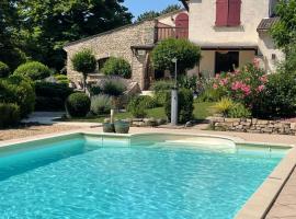 Les Oliviers- B and B, hotel em Velleron