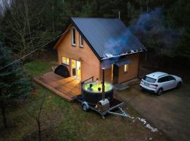 Domek w lesie nad stawem Sauna Balia Podlasie, hotel em Zabłudów