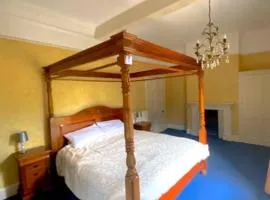 Lovely 5 bedroom Manor