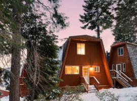 Chickaree Chickadee Buyout by AvantStay 2 Sister Cabins, hotel i Tahoe City