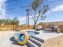 Carmella by AvantStay Modern JTree Home w Large Outdoor Area