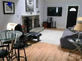 Large place close golf course ,mall and downtown