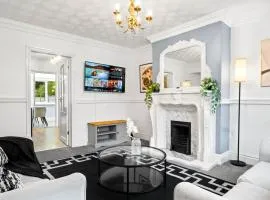 Spacious 3 Bed Home - Garden - Birmingham - Secure Parking - Fast Wi-Fi 73BRD