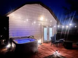 Barn getaway-Hot Tub-at Ft Sill-1 bedroom only of 2