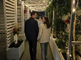 HOME 3 BED Aparthotel, hotel in Bisceglie