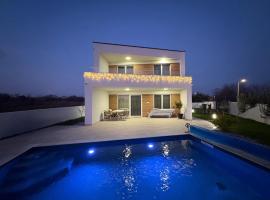 New villa Angelo 2025, family and pet friendly, готель у місті Привлака