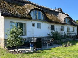 Ga Prästgården i Rörum, hotel in Simrishamn