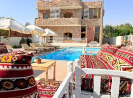 Citadel Luxor, hotel com piscina em Luxor