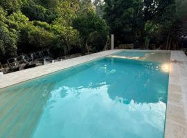 Finca Campestre - Villa Esther con Piscina en Mesitas del Colegio, hotel a El Colegio