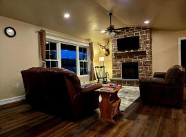 Just Like Home, Overlooks Maple Grove Raceway, Hotel in Mohnton