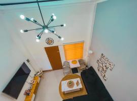 Woodlands Condotel, hotel di Bulan