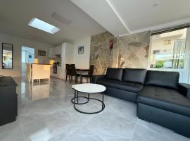 Puerto Rico Apartment, Newly renovated, Centre of Puerto Rico, 3 Bedrooms，莫甘的飯店