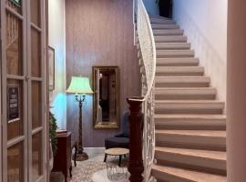 Viesnīca Maltese Terrace house with a modern touch - close to airport 4 km pilsētā Taršīna