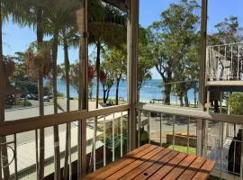 Dutchies Beachside Lookout - 50m to the Beach