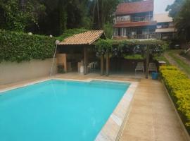 Casa represa Carmo do Cajuru, hotel en Divinópolis