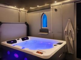 Relaxing Coastal Retreat for 2 Hot Tub Log Fire, hotel em Tywyn