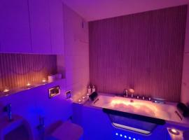 Apartament Corner Cappuccino z wanną z hydromasażem w centrum Tomaszowa! Parliamo anche Italiano!, hotell i Tomaszów Mazowiecki