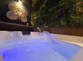 Oasis Suite exotique avec balnéo