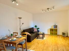 Happy Home near Airport - Free Parking, hotel u gradu Švehat