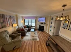 Comfy 2 Bed 2 Bath Condo on the slopes with night skiing