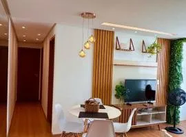 Apartamento novo, excelente localização, 7 min da praia