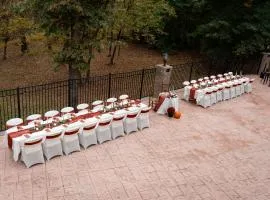 Whisper Chateau Weddings Reunions Groups 75 Plus