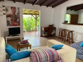 Ti Koté caché avec Jacuzzi à 10 min de la plage et des commerces