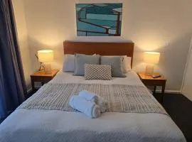 Waterside Apartment- Mandurah - With Jetty