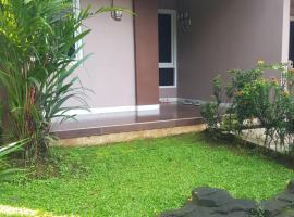 Guest House Omah Ningrat Bogor, ξενοδοχείο σε Μπογκόρ