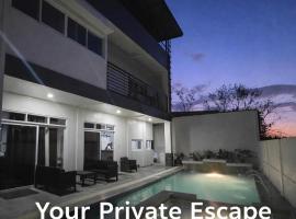 A & G Lodge, hotel met hottubs in Mameltac