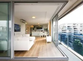 Family-Friendly 2BRWalk to River & Shops Pool&Gym
